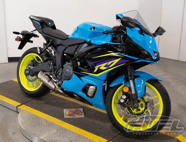 2026 Yamaha YZF-R7 — front three-quarter view