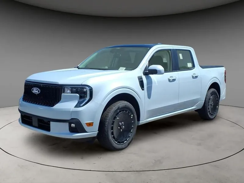 2026 Ford Maverick Lobo Standard in White Metallic — front three-quarter view