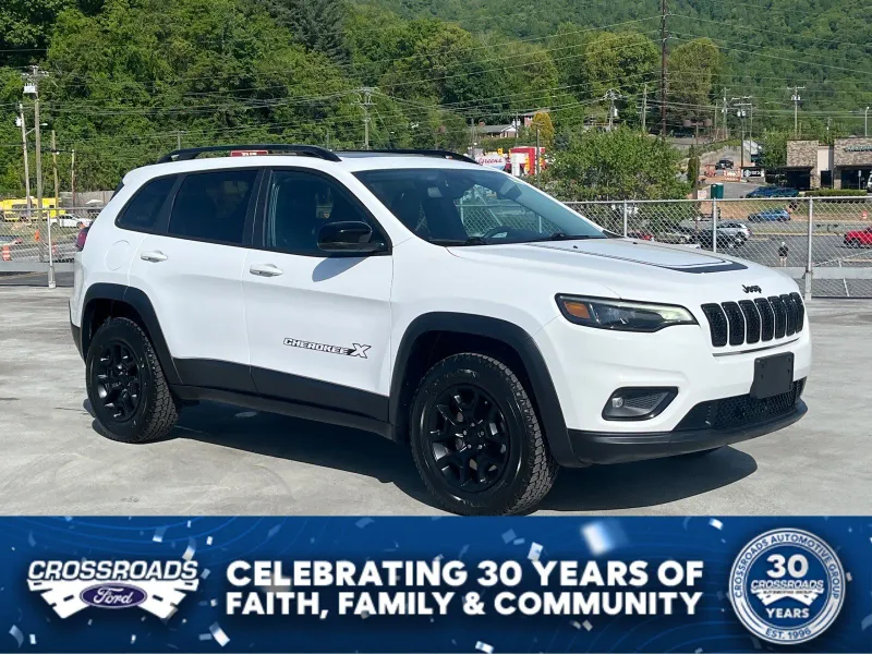 2022 Jeep Cherokee X — front three-quarter view