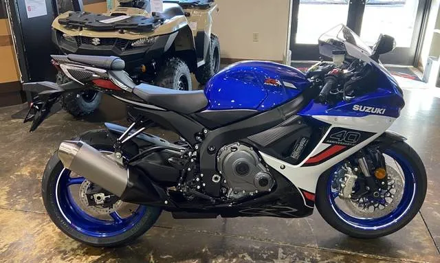 2026 Suzuki GSX-R600Z — front three-quarter view