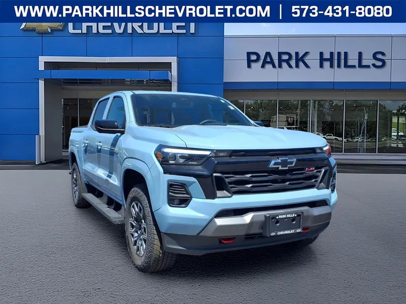 2025 Chevrolet Colorado Z71 in Snowdrift Metallic — front three-quarter view