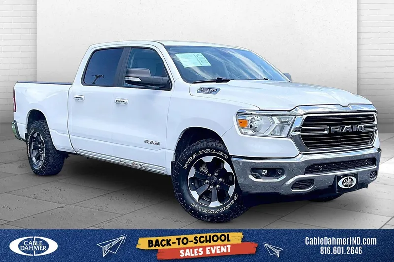 2020 RAM 1500 Big Horn in Bright White Clea — front three-quarter view