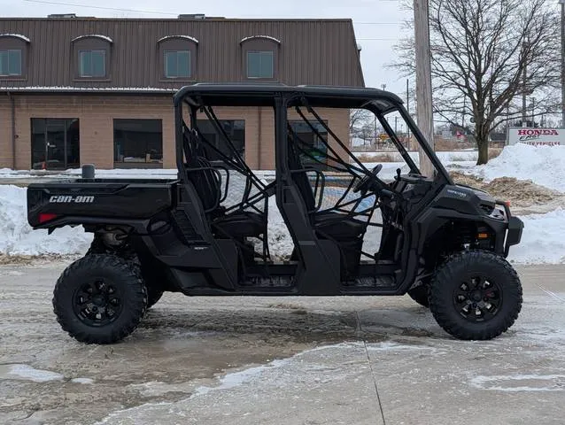 2026 Can-Am® Defender MAX XT HD11 With 10.25 in.display
