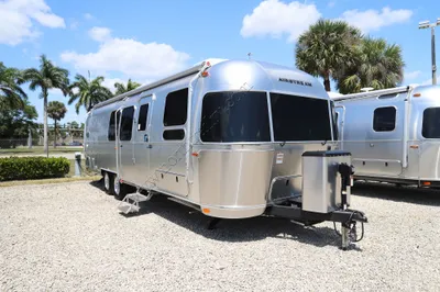 2026 Airstream Flying Cloud 30FBB