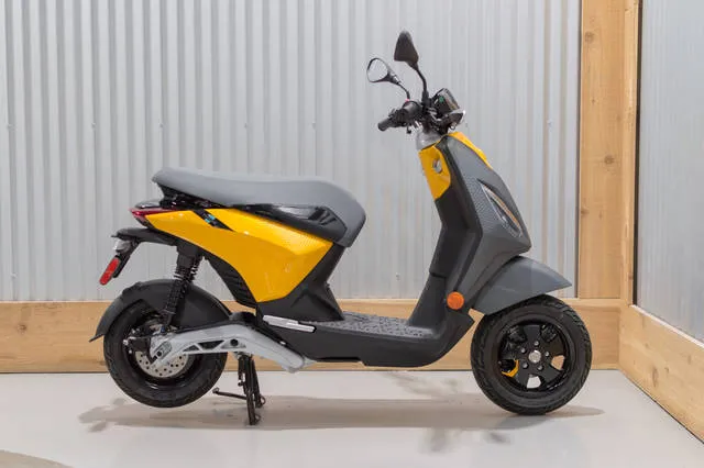 2023 Piaggio Piaggio 1 Active — front three-quarter view