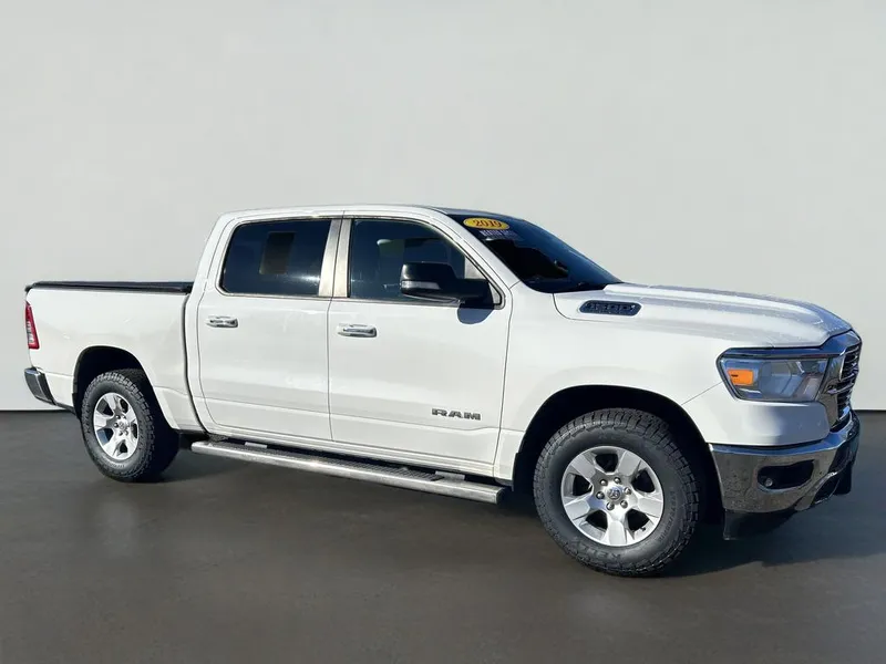 2019 RAM 1500 Big Horn in Bright White Clearcoat — front three-quarter view
