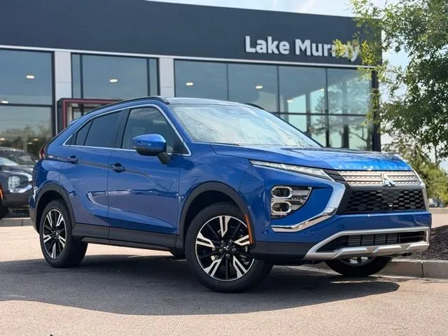 2026 Mitsubishi Eclipse Cross SE in Lightning Blue Metallic — front three-quarter view