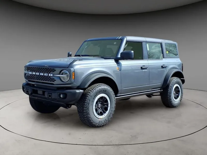 2026 Ford Bronco Badlands in Gray Metallic — front three-quarter view