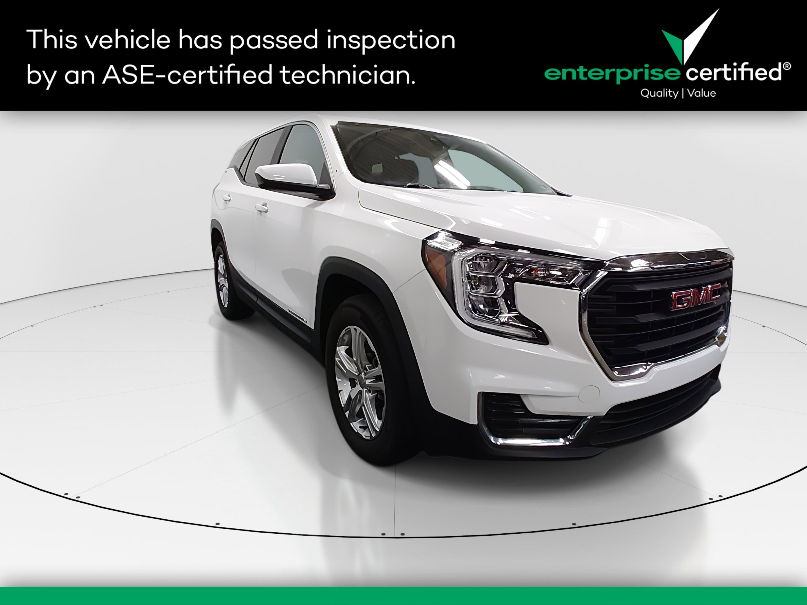 2024 GMC Terrain FWD 4dr SLE — front three-quarter view