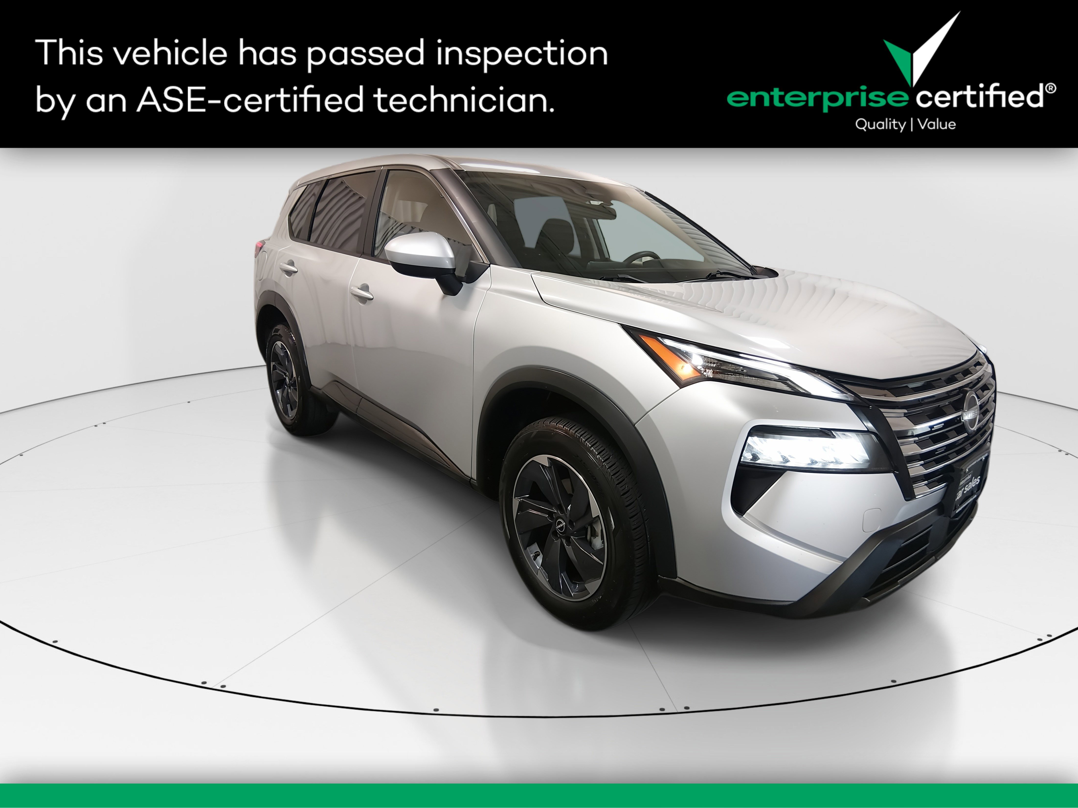 2024 Nissan Rogue FWD SV — front three-quarter view