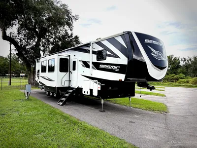 2024 Jayco Seismic