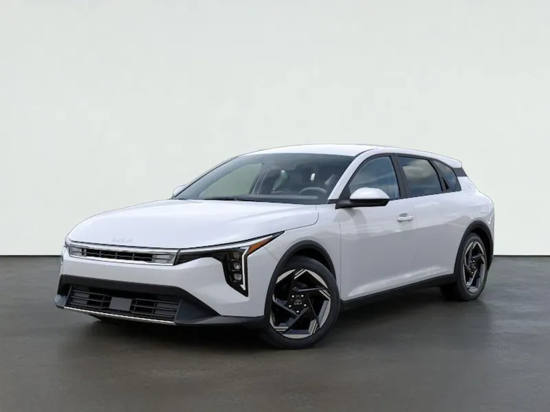 2026 Kia K4 HATCHBACK EX in Snow White Pearl — front three-quarter view