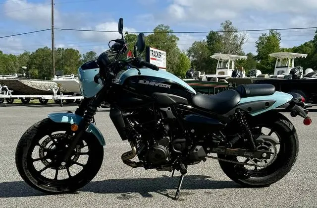 2025 Kawasaki Eliminator® SE ABS — front three-quarter view