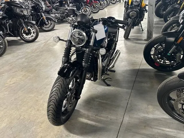 2026 Triumph BOBBER 1200 — front three-quarter view