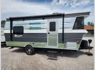 2018 Heartland V21 — front three-quarter view