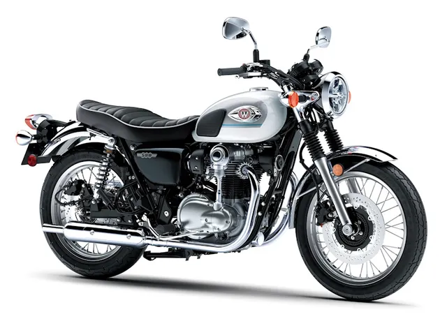 2026 Kawasaki W800 ABS — front three-quarter view