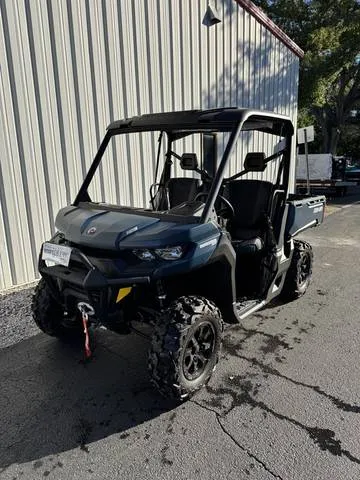 2026 Can-Am® Defender XT HD9 — front three-quarter view