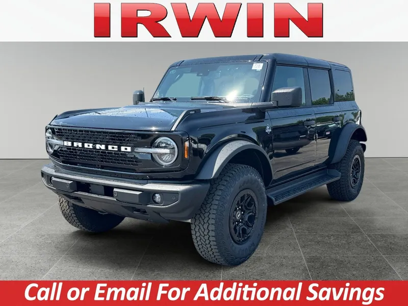 2026 Ford Bronco Outer Banks in Black — front three-quarter view