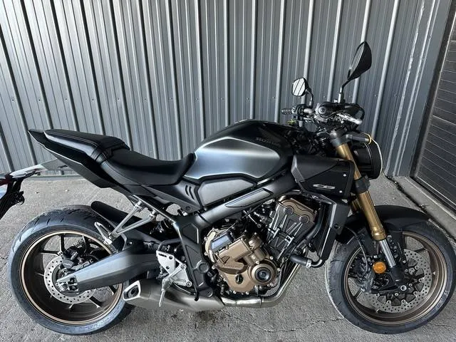 2026 Honda® CB650R E-Clutch — front three-quarter view