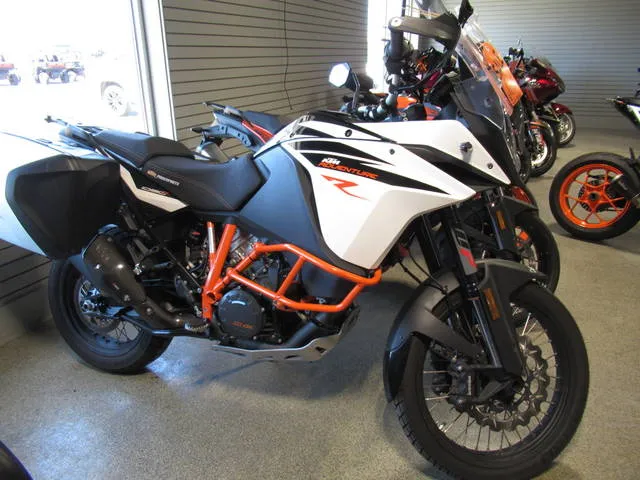 2018 KTM 1090 Adventure R — front three-quarter view