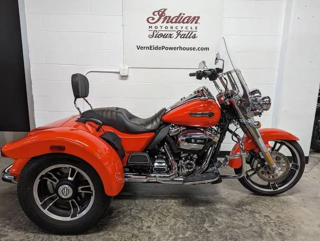 2020 Harley-Davidson® FLRT - Freewheeler® — front three-quarter view