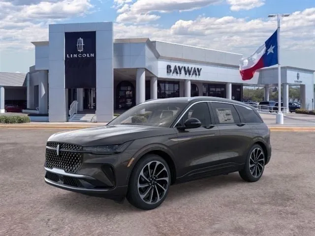2026 Lincoln Nautilus Black Label in Chroma Caviar Dark Gray Metallic Clearcoat — front three-quarter view