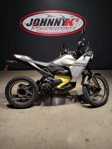 2025 Can-Am® Origin White — front three-quarter view