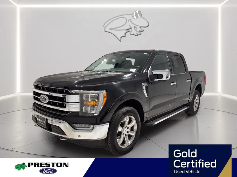 2022 Ford F-150 LARIAT in Agate Black — front three-quarter view