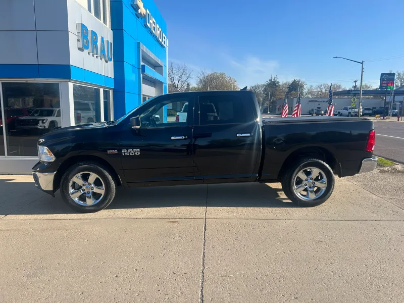 2018 RAM 1500 Big Horn — front three-quarter view