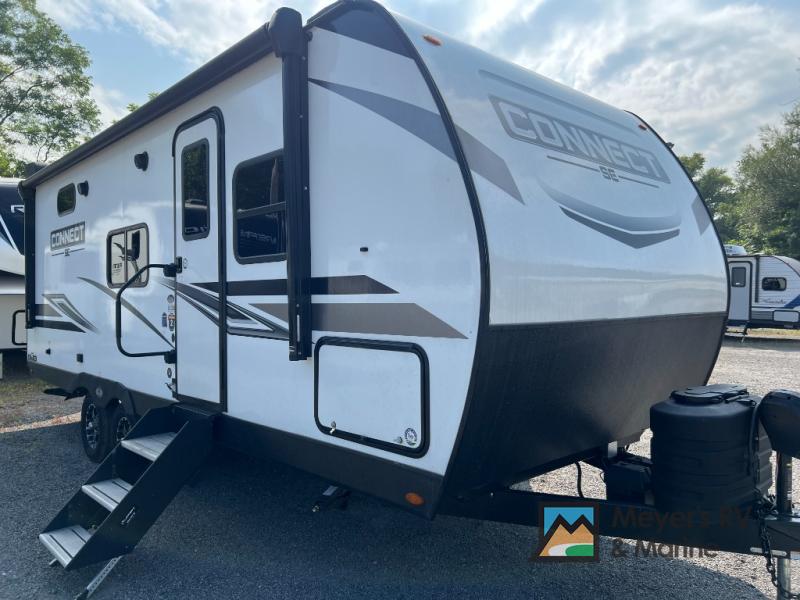 2023 KZ Connect SE — front three-quarter view