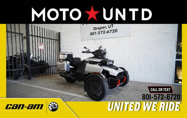 2025 Can-Am® Canyon XT — front three-quarter view