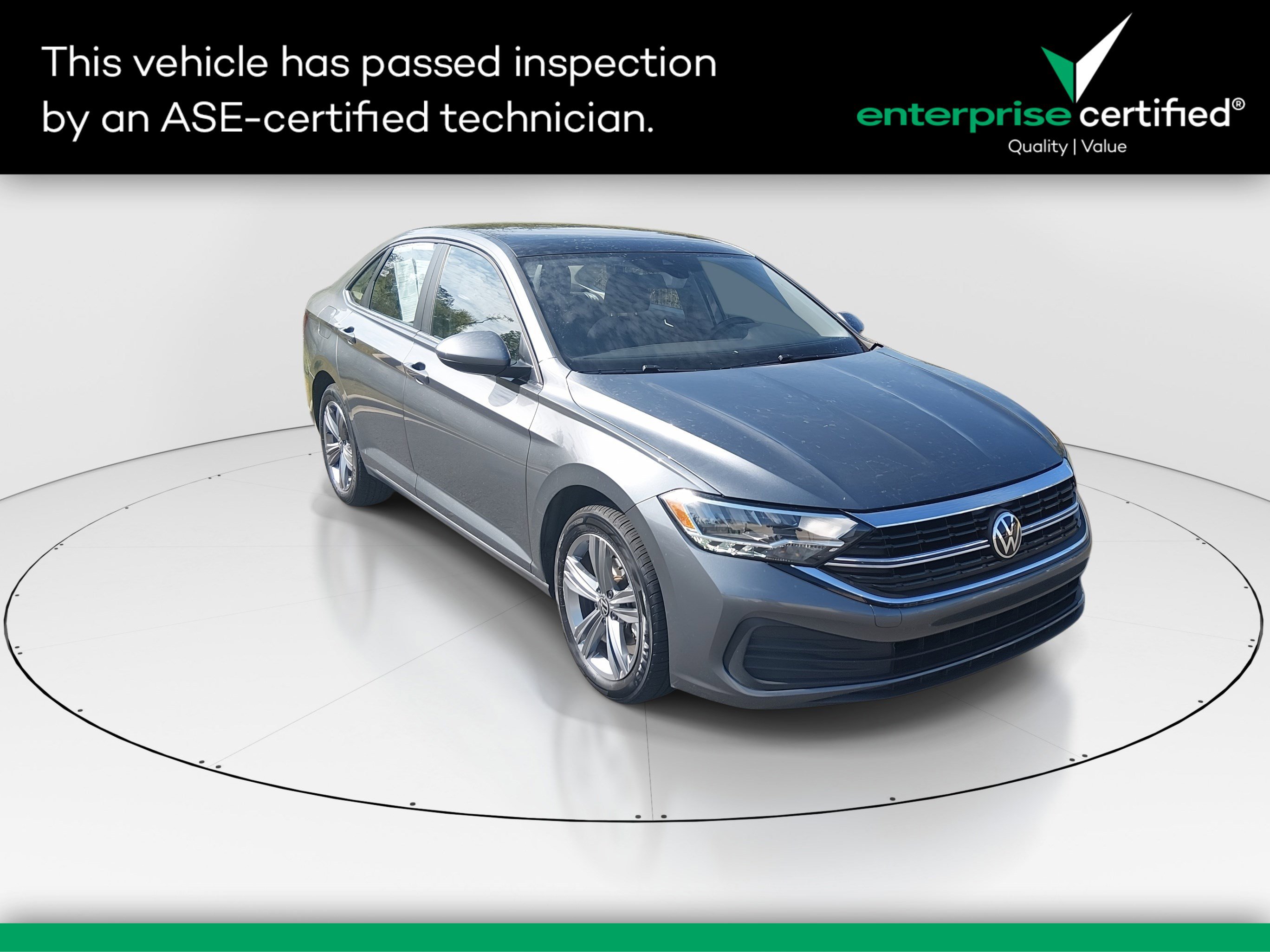 2024 Volkswagen Jetta SE Auto — front three-quarter view