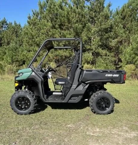 2026 Can-Am® Defender DPS HD10 — front three-quarter view