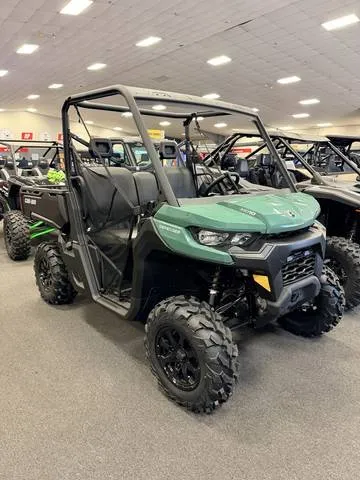 2026 Can-Am® Defender DPS HD10 — front three-quarter view