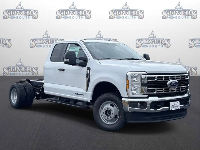 2026 Ford F-350SD XL in White — front three-quarter view
