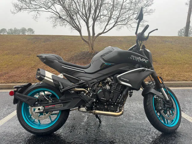 2026 CFMOTO 800NK — front three-quarter view