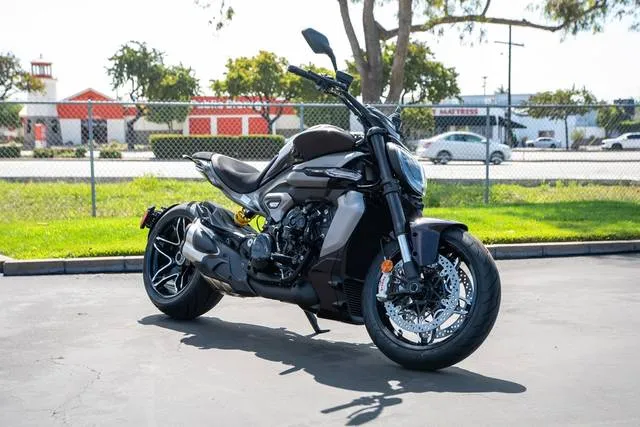 2026 Ducati XDIAVEL V4 — front three-quarter view
