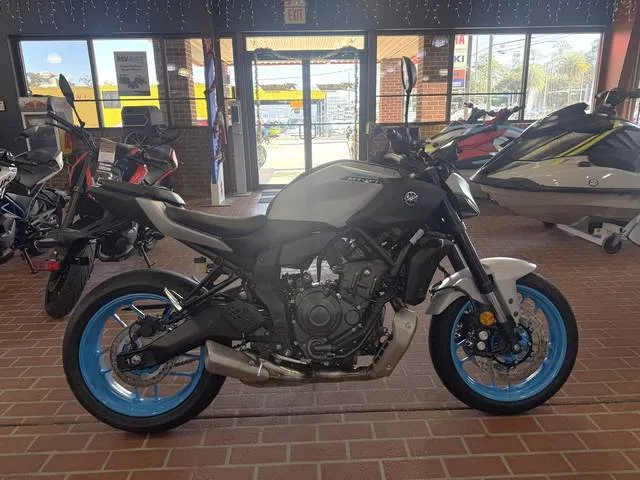 2026 Yamaha MT-07 — front three-quarter view