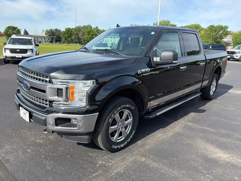 2018 Ford F-150 SUPERCREW XLT 4X4 in Shadow Black — front three-quarter view