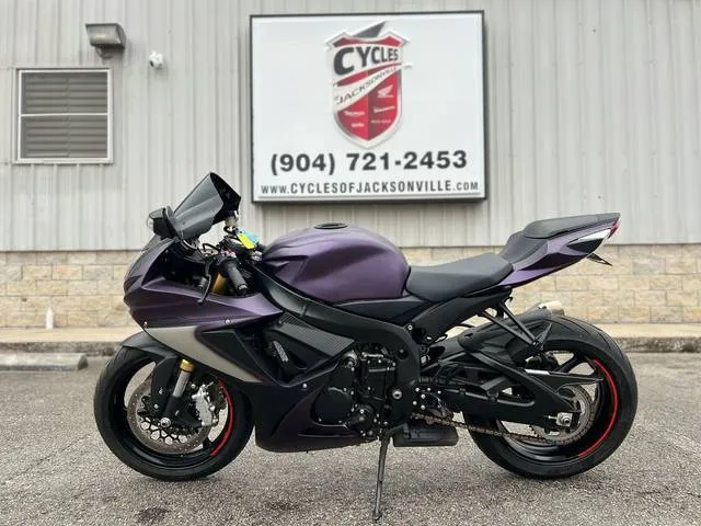 2022 Suzuki GSX-R750 — front three-quarter view