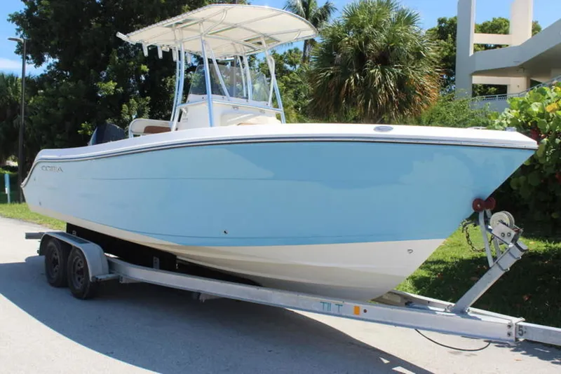 2024 Cobia 237 Center Console — front three-quarter view