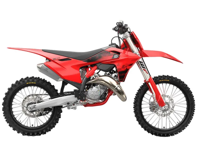 2026 GASGAS MC 125 — front three-quarter view