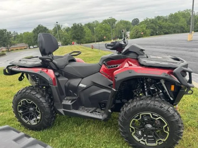 2025 Can-Am® Outlander MAX XT 850 — front three-quarter view