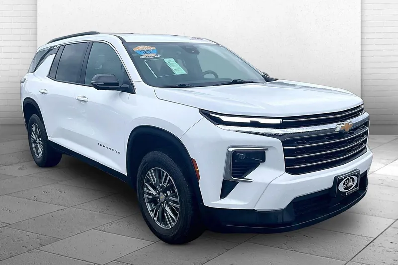 2024 Chevrolet Traverse LT in Summit White — front three-quarter view