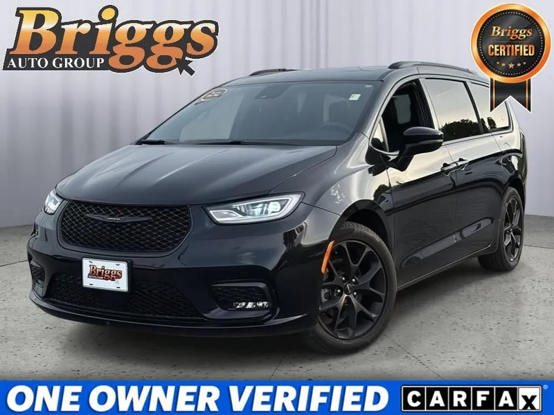 2023 Chrysler Pacifica Touring L in Brilliant Black Crystal Pearlcoat — front three-quarter view