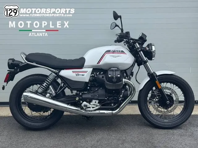 2026 Moto Guzzi V7 Special — front three-quarter view