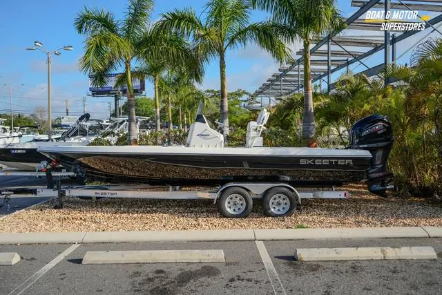2026 Skeeter SX230 — front three-quarter view