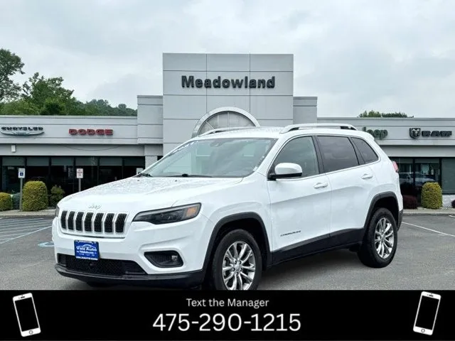 2021 Jeep Cherokee Latitude Lux in Bright White Clearcoat — front three-quarter view