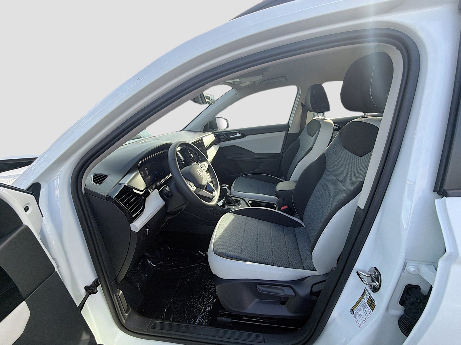2026 Volkswagen Taos — photo 16 view
