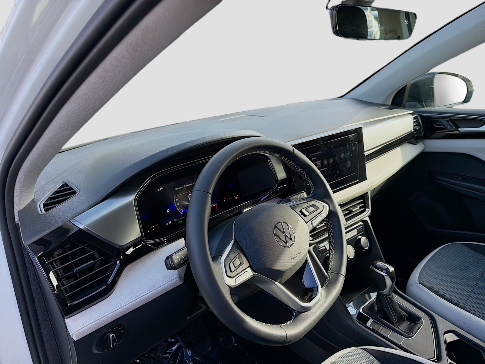 2026 Volkswagen Taos — photo 9 view
